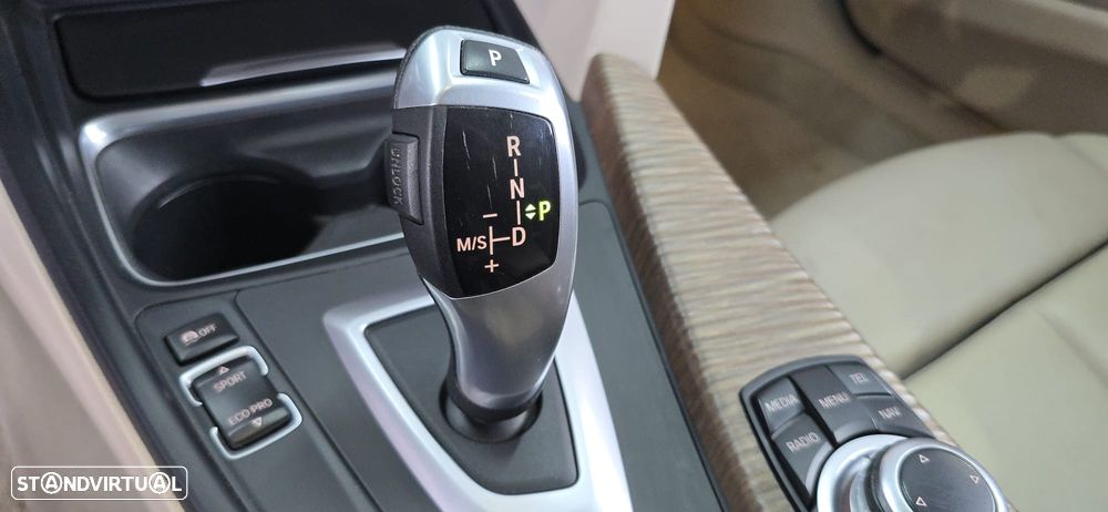 BMW 320 d Sport-Aut. Modern Line - 35