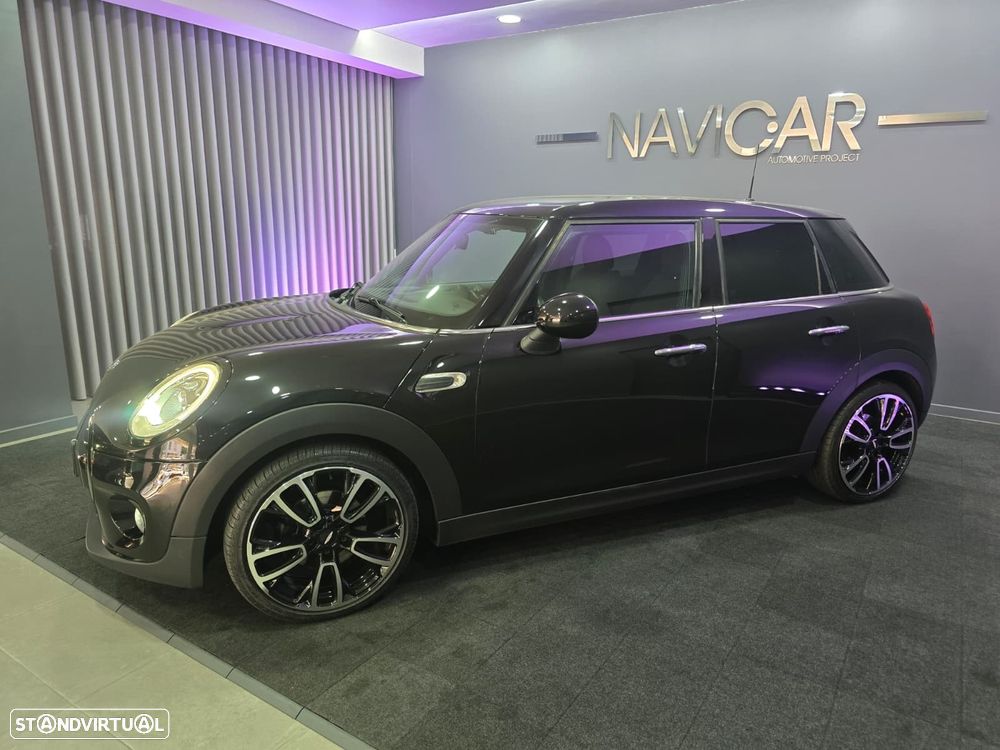 MINI 5 Portas Cooper D Auto - 2