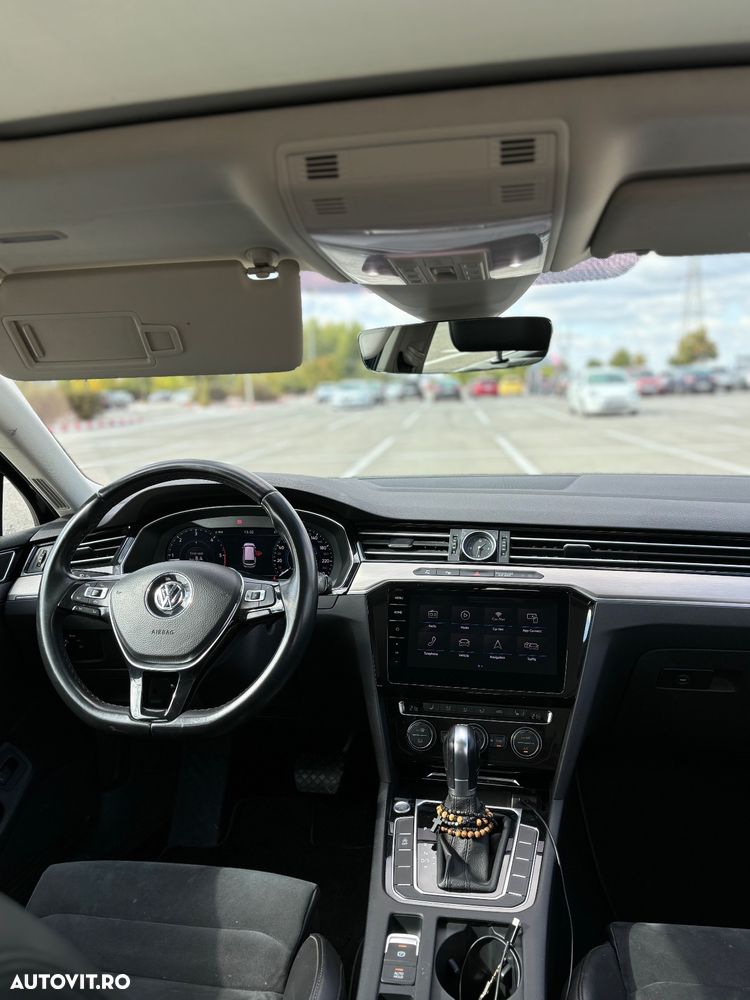 Volkswagen Passat Variant 2.0 TDI DSG 4Motion R Executive - 5