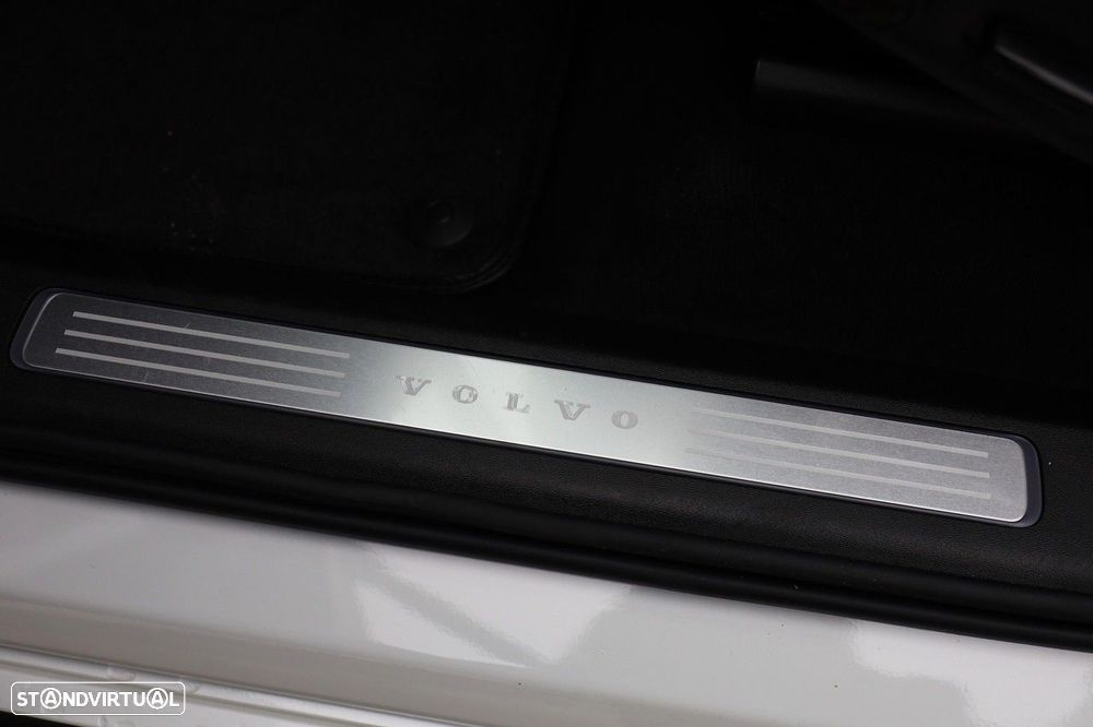 Volvo XC 90 2.0 T8 PHEV Ultra Dark AWD - 24