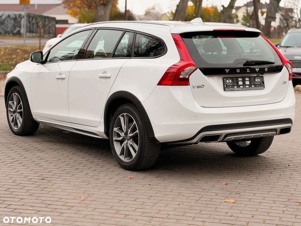 Volvo V60 Cross Country D3 Drive-E Summum - 13