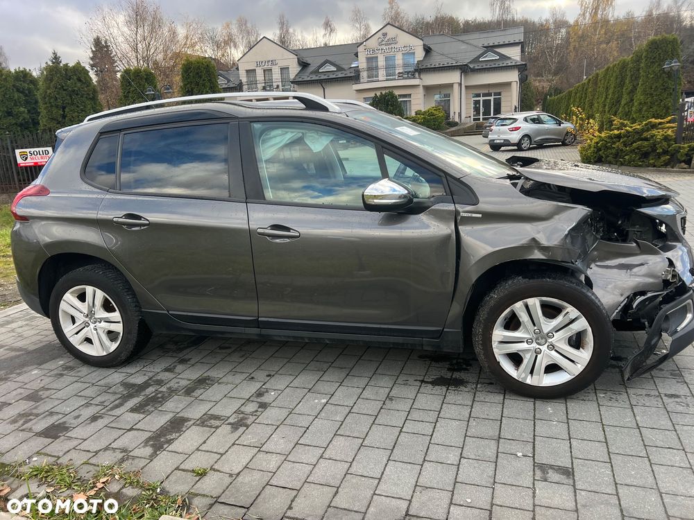 Peugeot 2008 PureTech 110 Style - 6