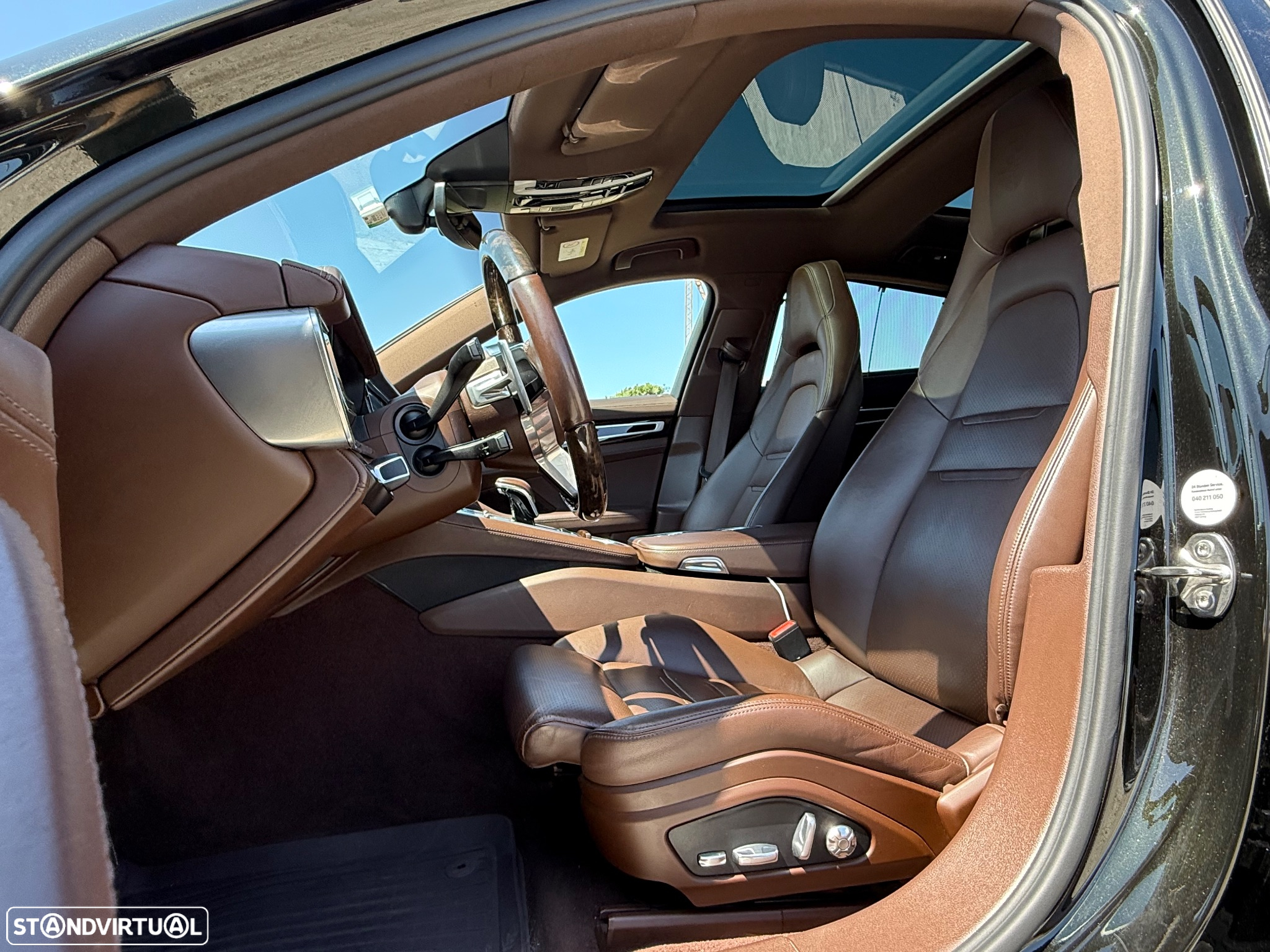 Porsche Panamera 4 E-Hybrid - 11