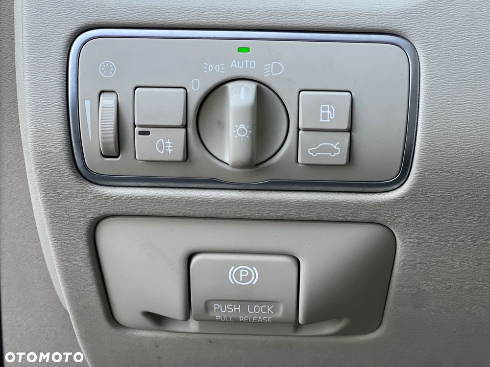 Volvo XC 70 - 18