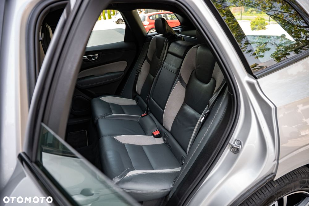 Volvo XC 60 D4 SCR R-Design - 10