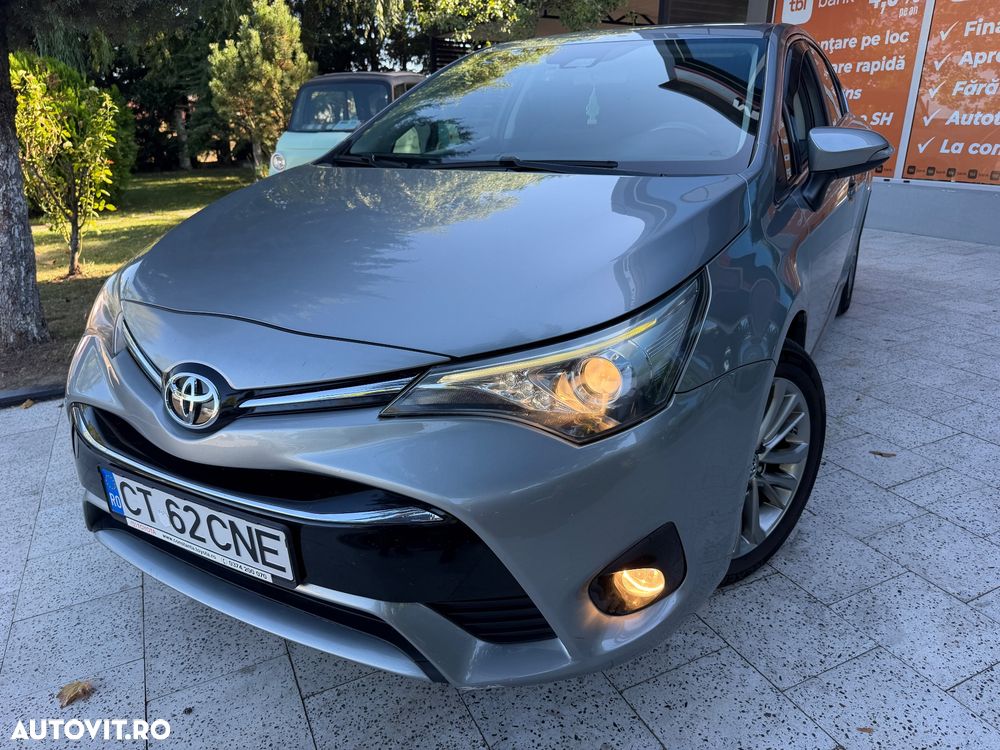 Toyota Avensis 2.0 D-4D Elegance - 2