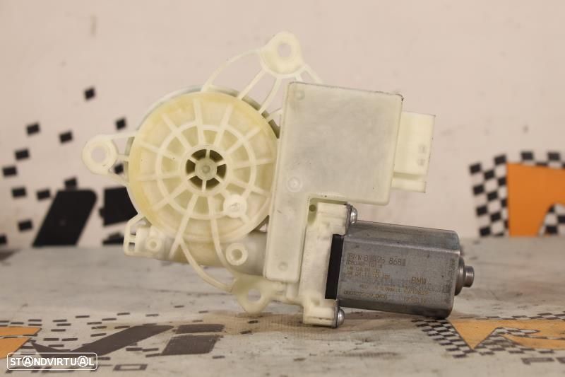 Motor Do Elevador De Vidro Traseiro Direito Bmw 3 (G20)  8495868 / C80 - 1