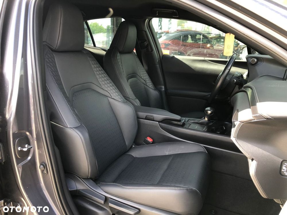 Lexus UX 250h GPF F Impression 2WD - 6