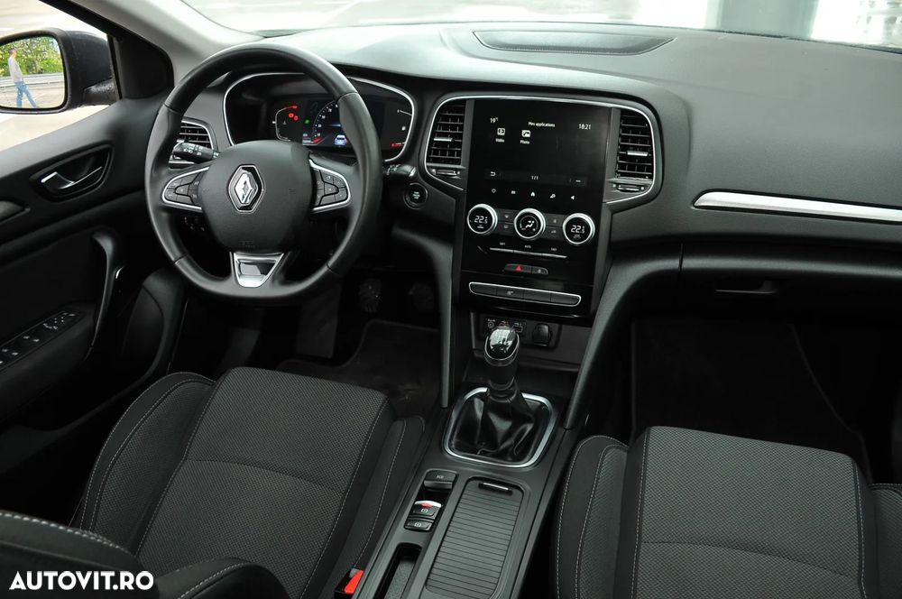 RENAULT Megane 2023 — imagine 5