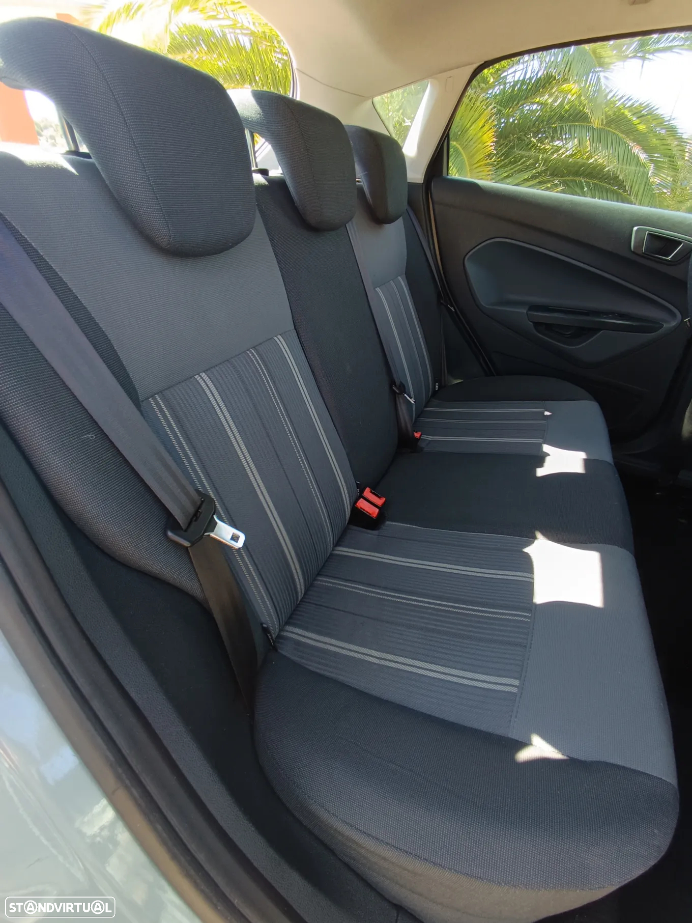 Ford Fiesta 1.6 TDCi ECOnetic - 8