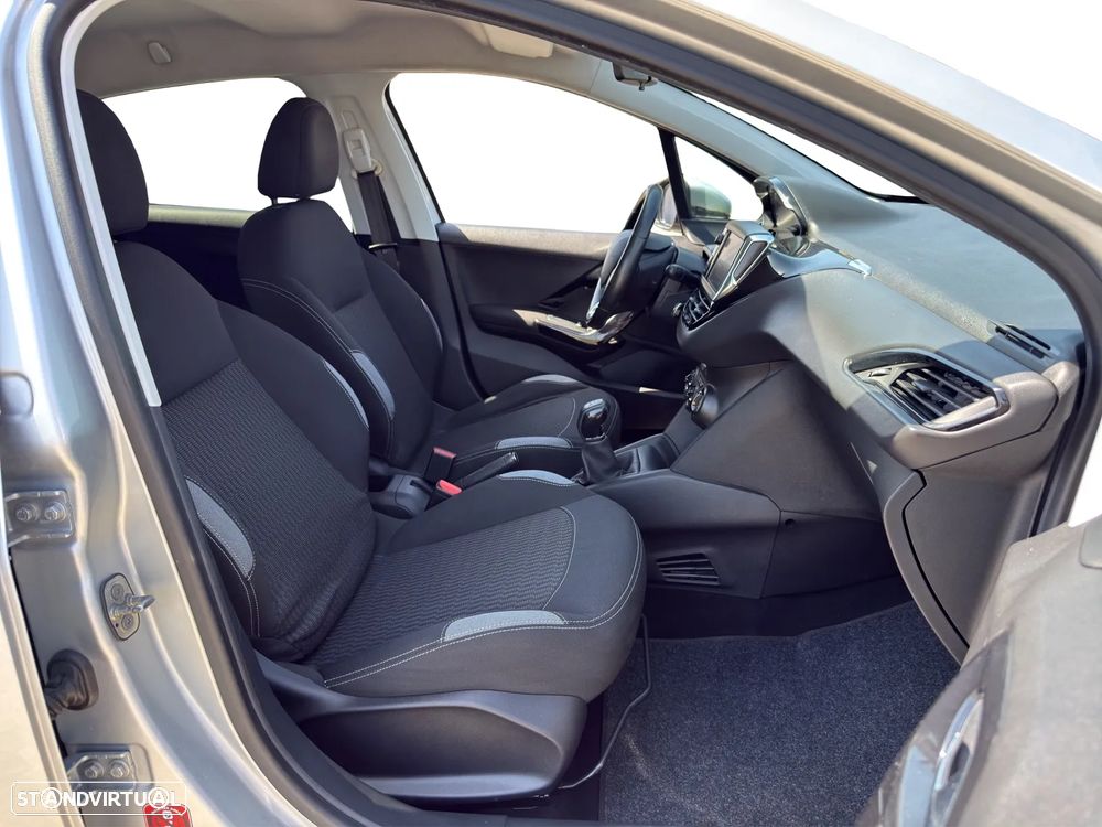 Peugeot 208 1.2 PureTech Active - 11