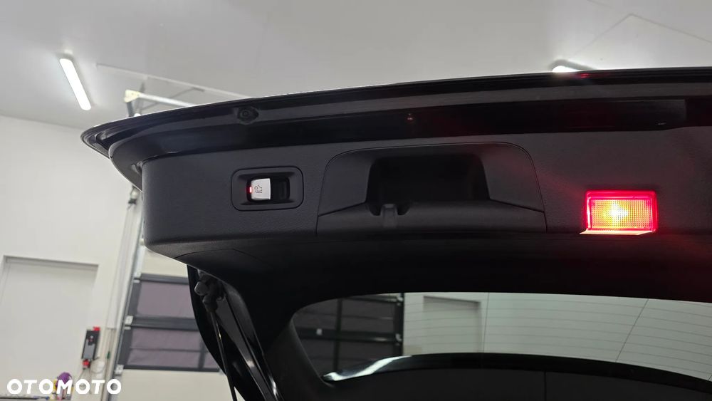 Mercedes-Benz GLC 220 d 4Matic 9G-TRONIC AMG Line Plus - 9