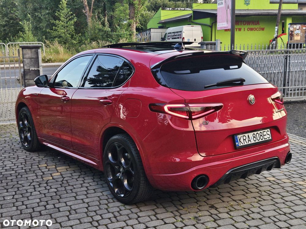 Alfa Romeo Stelvio 2.0 Turbo 16V AT8-Q4 Veloce Ti - 3