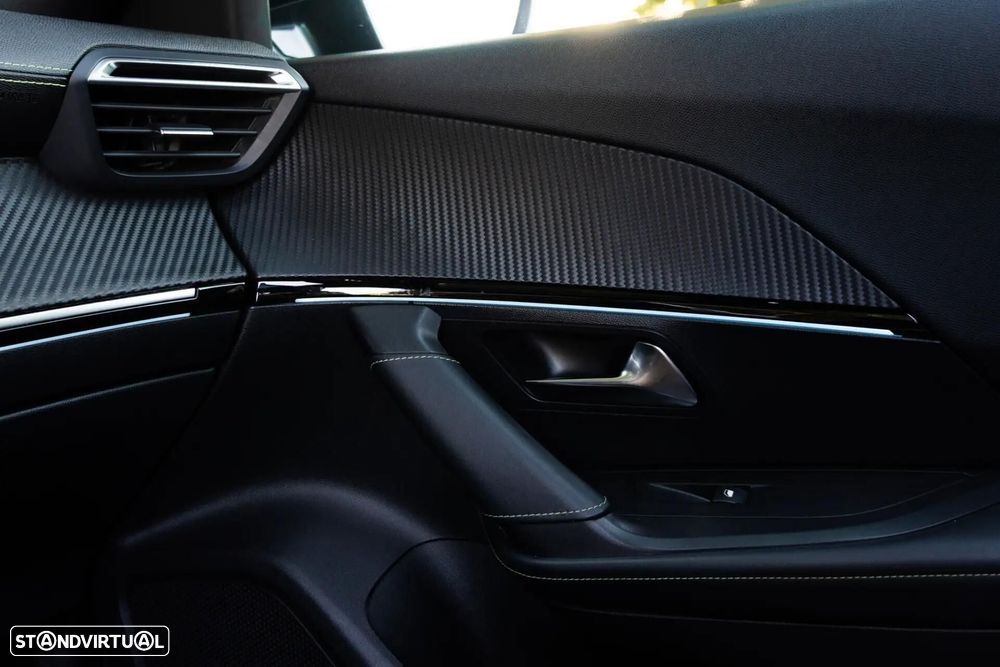 Peugeot 2008 1.2 PureTech GT - 43
