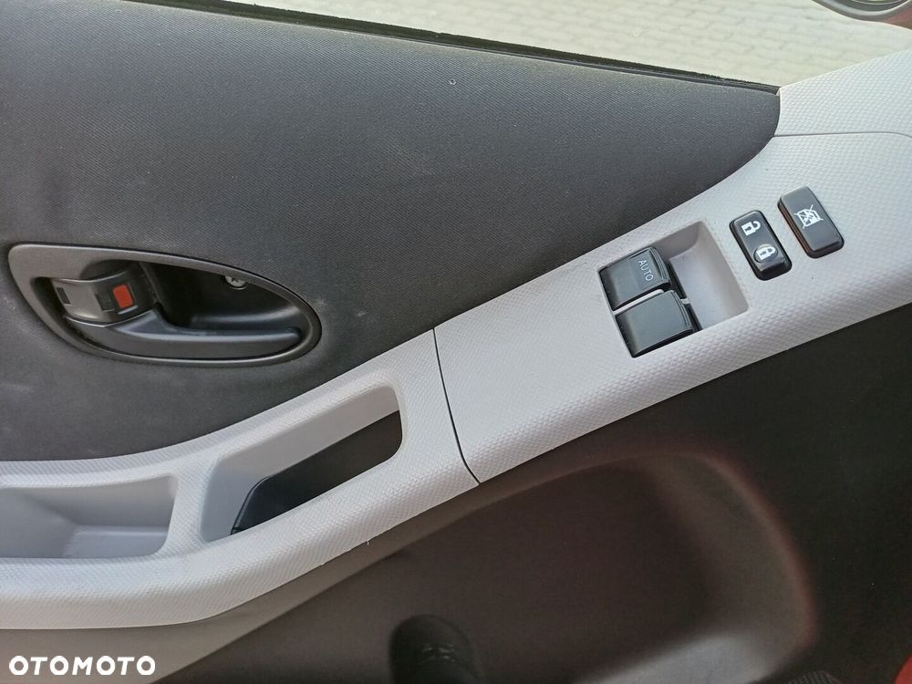 Toyota Yaris 1.0 Terra - 17