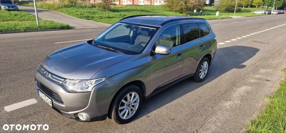 Mitsubishi Outlander 2.2 DID Intense - 5