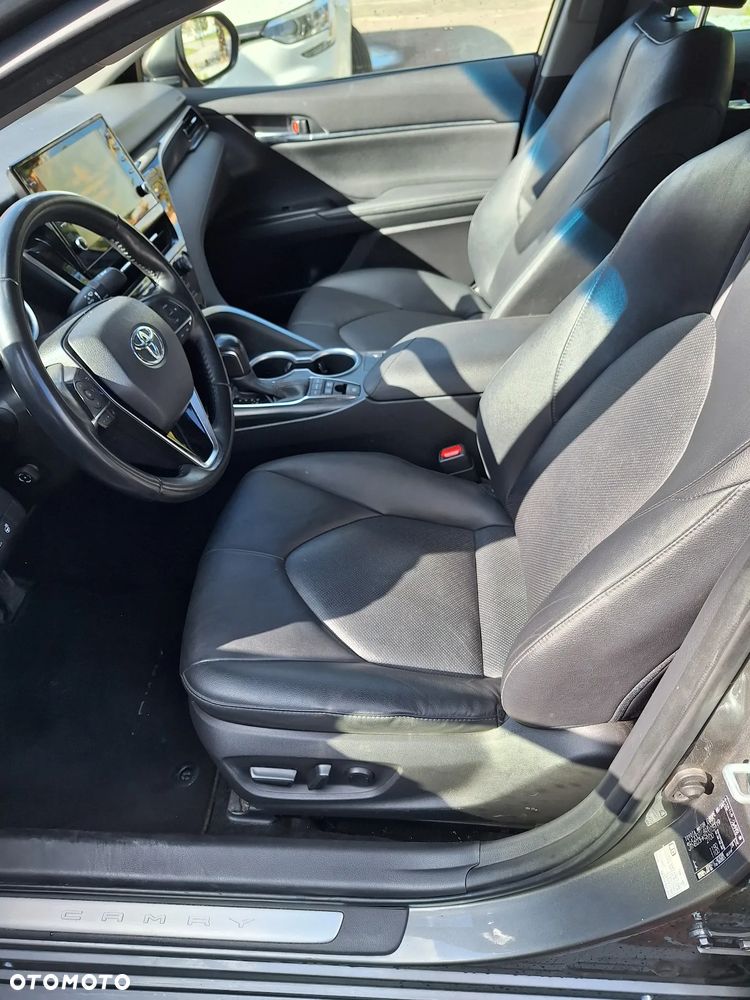 Toyota Camry - 7