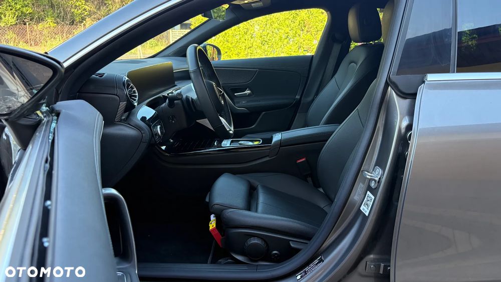 Mercedes-Benz CLA 200 d Progressive 8G-DCT - 30