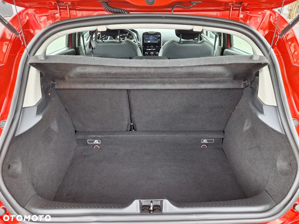 Renault Clio TCe 90 Paris - 20