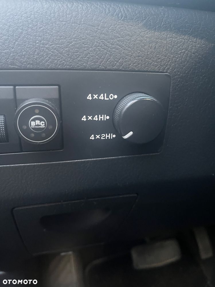 Kia Sorento 3.3 V6 LX - 5