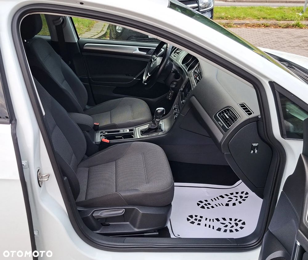 Volkswagen Golf 2.0 BlueTDI DSG Comfortline - 24