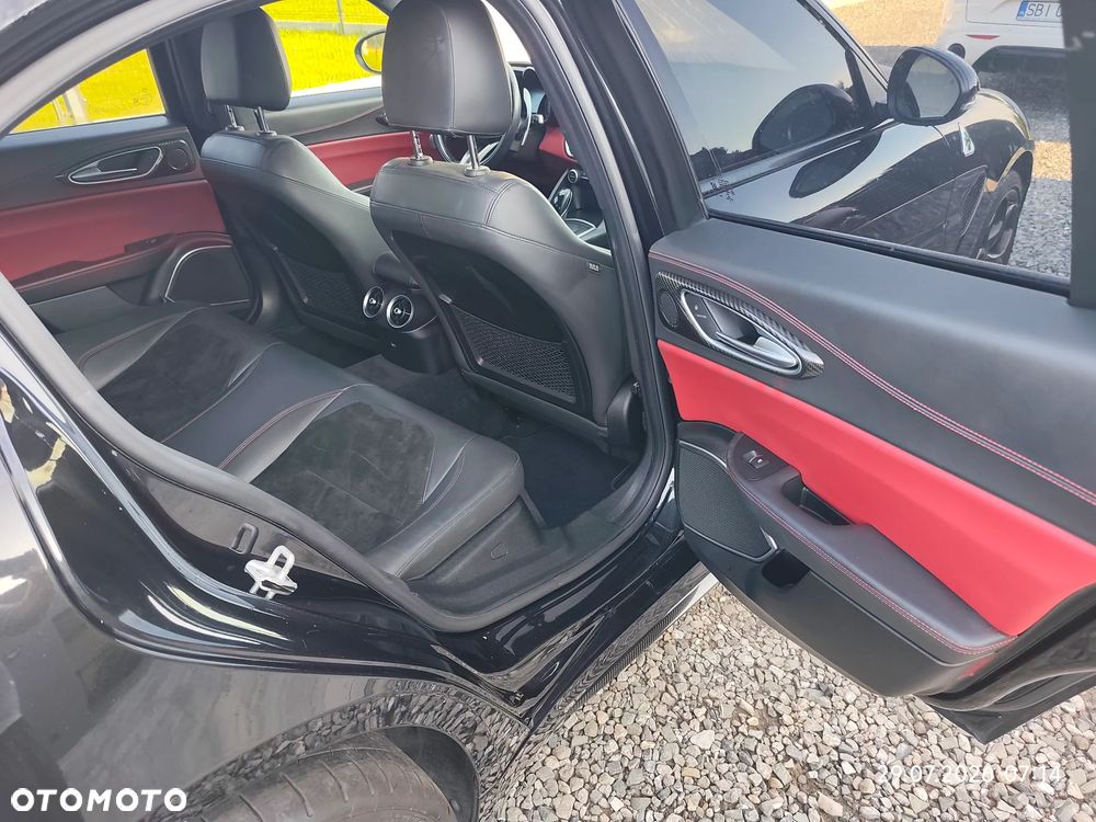 Alfa Romeo Giulia 2.9 V6 Bi-Turbo AT8 Quadrifoglio - 22