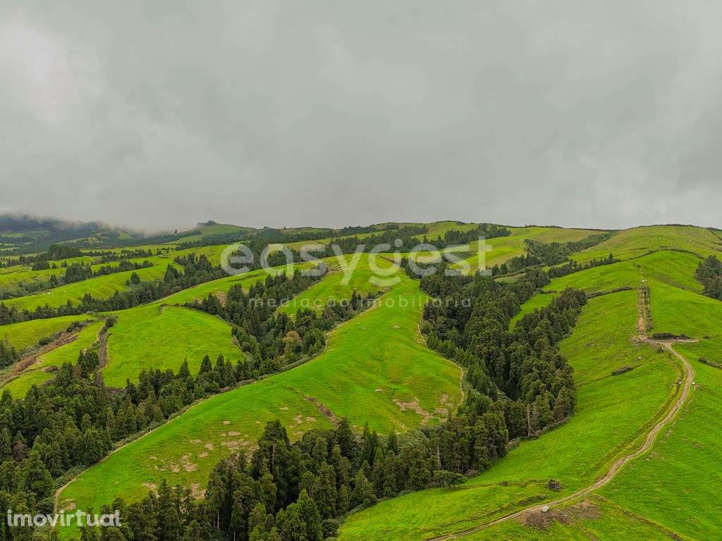 Terreno Rustico na Ajuda da Bretanha - Grande imagem: 2/11