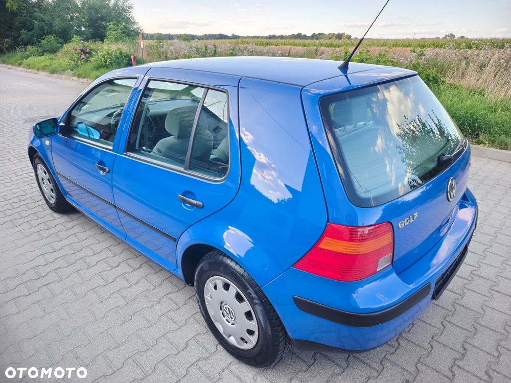 Volkswagen Golf - 2