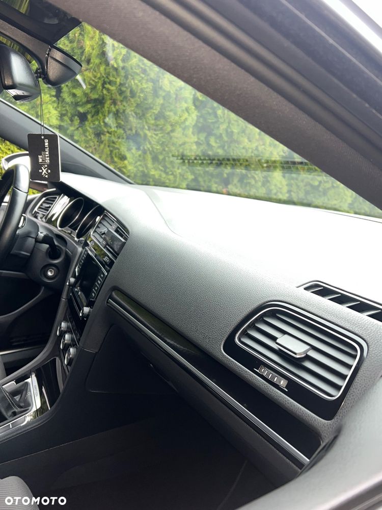 Volkswagen Golf - 34