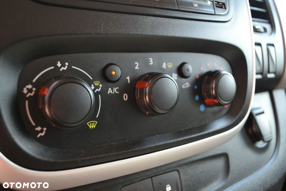 Nissan NV300 - 13