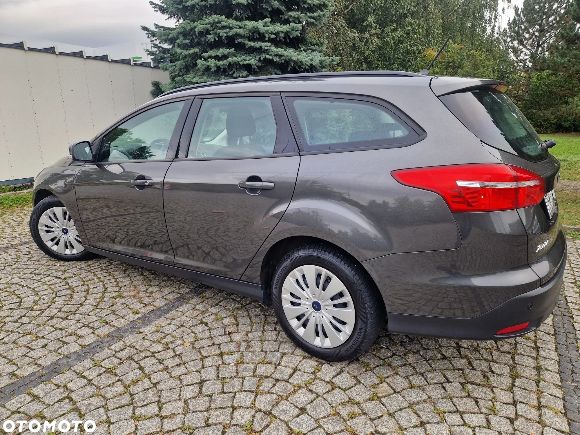 Ford Focus Turnier 1.0 EcoBoost Start-Stopp-System ACTIVE STYLE - 3