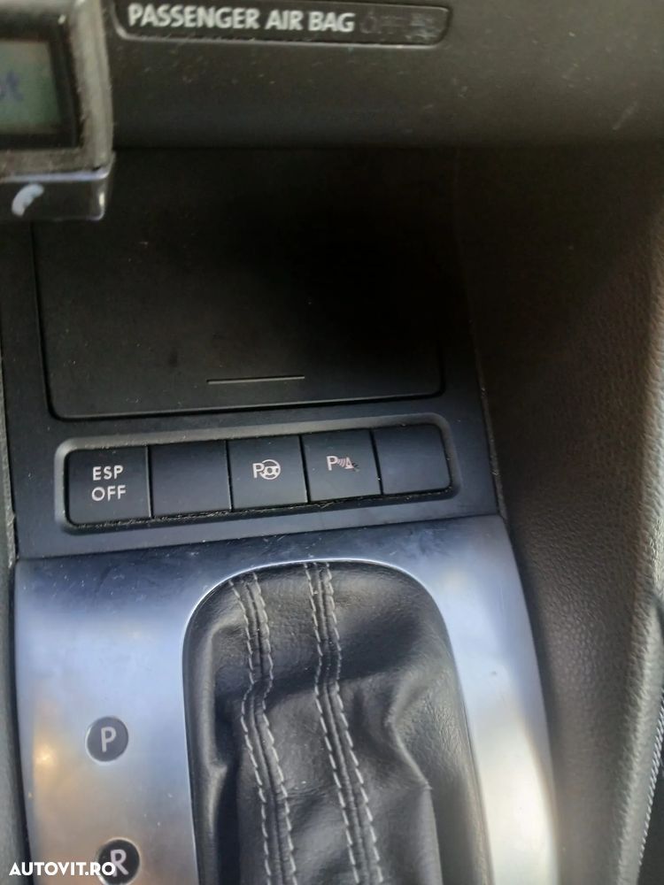 Volkswagen Golf 1.6 TDI DPF DSG Comfortline - 3