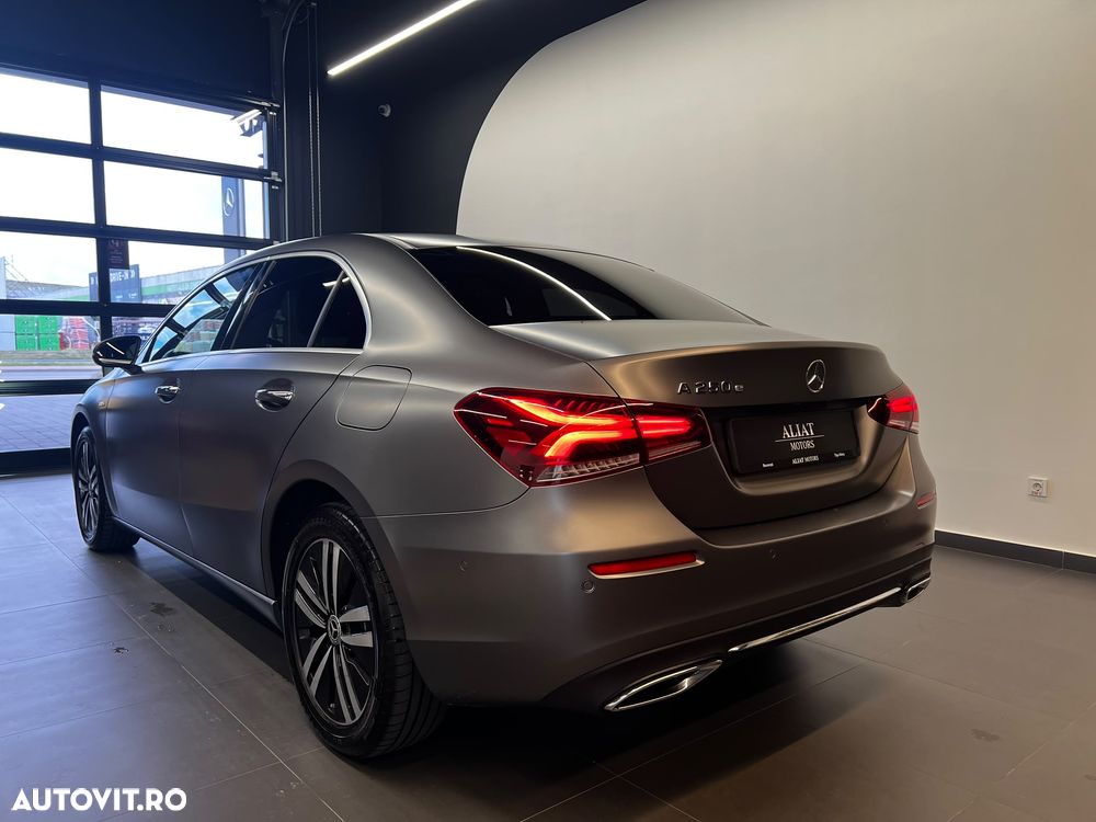 Mercedes-Benz A 250 e 8G-DCT - 3