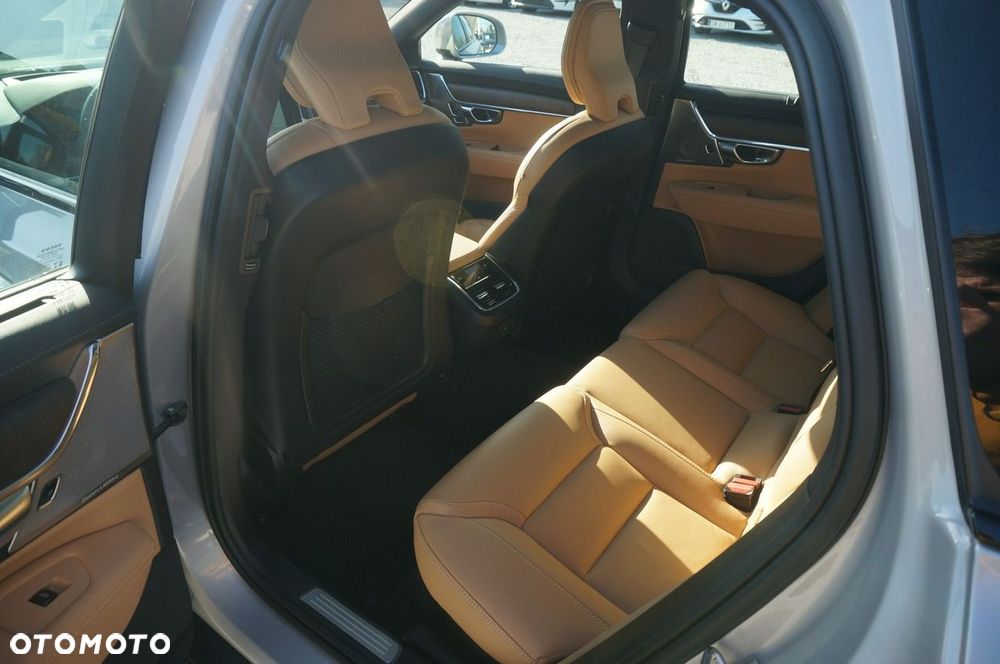 Volvo V90 Cross Country B5 D AWD Ultimate - 29
