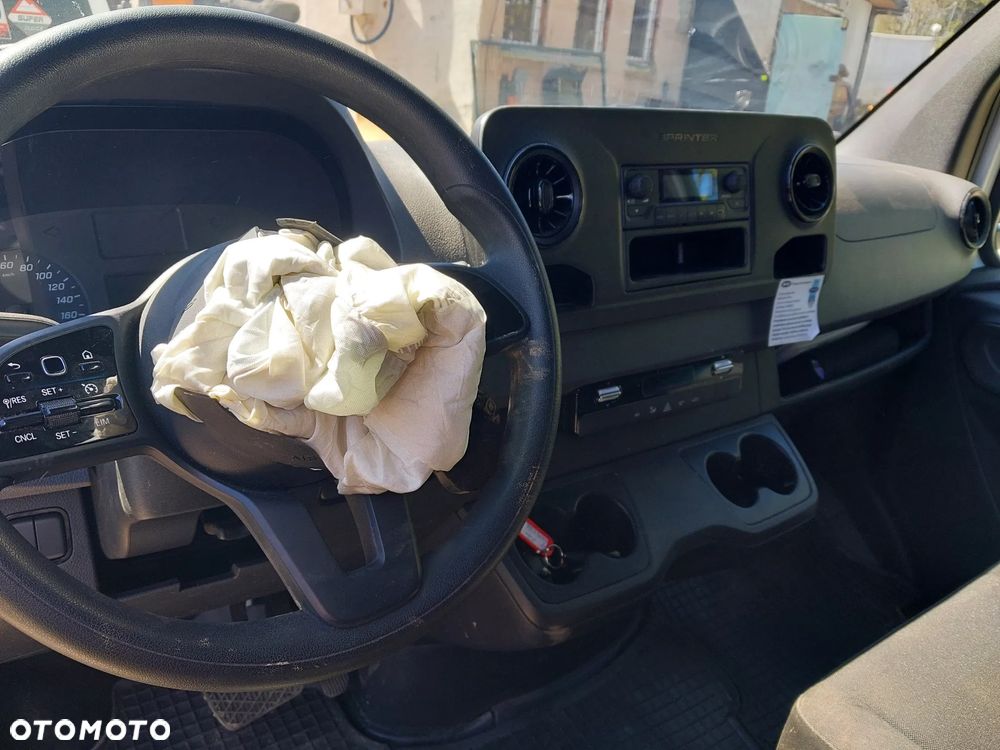 Mercedes-Benz Sprinter - 10