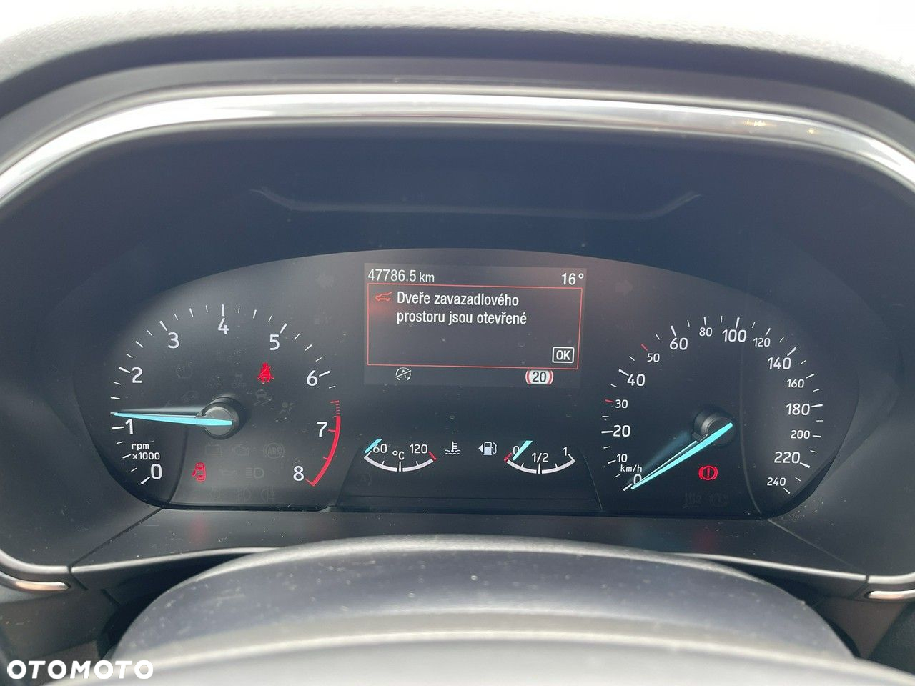 Ford Focus Turnier 1.0 EcoBoost Start-Stopp-System TITANIUM - 2