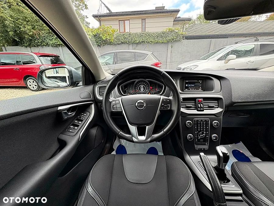 Volvo V40 D2 Drive-E Momentum - 24