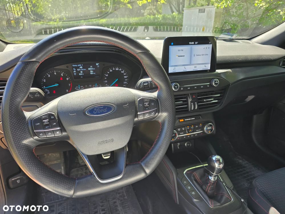 Ford Focus 1.5 EcoBoost ST-Line - 26