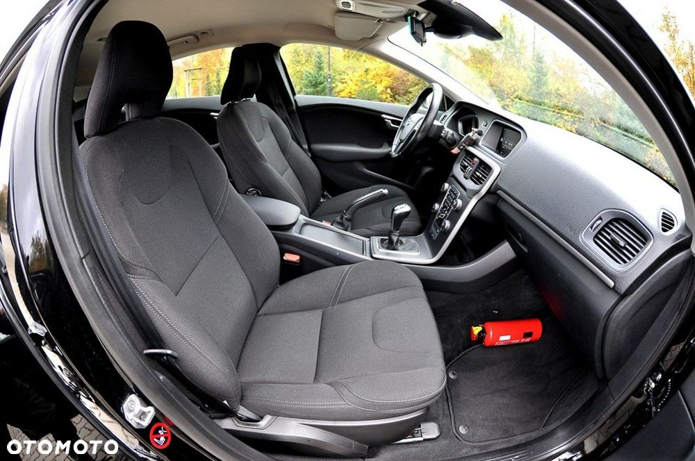 Volvo V40 D2 Drive-E Momentum - 8