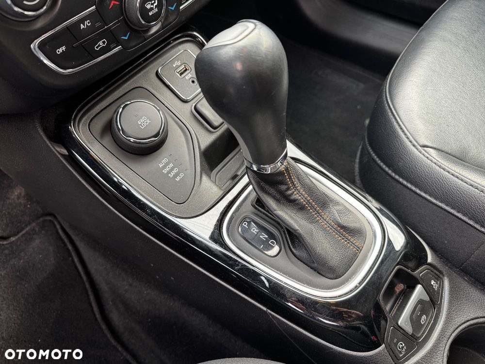 Jeep Compass 2.0 MJD Limited 4WD S&S - 37