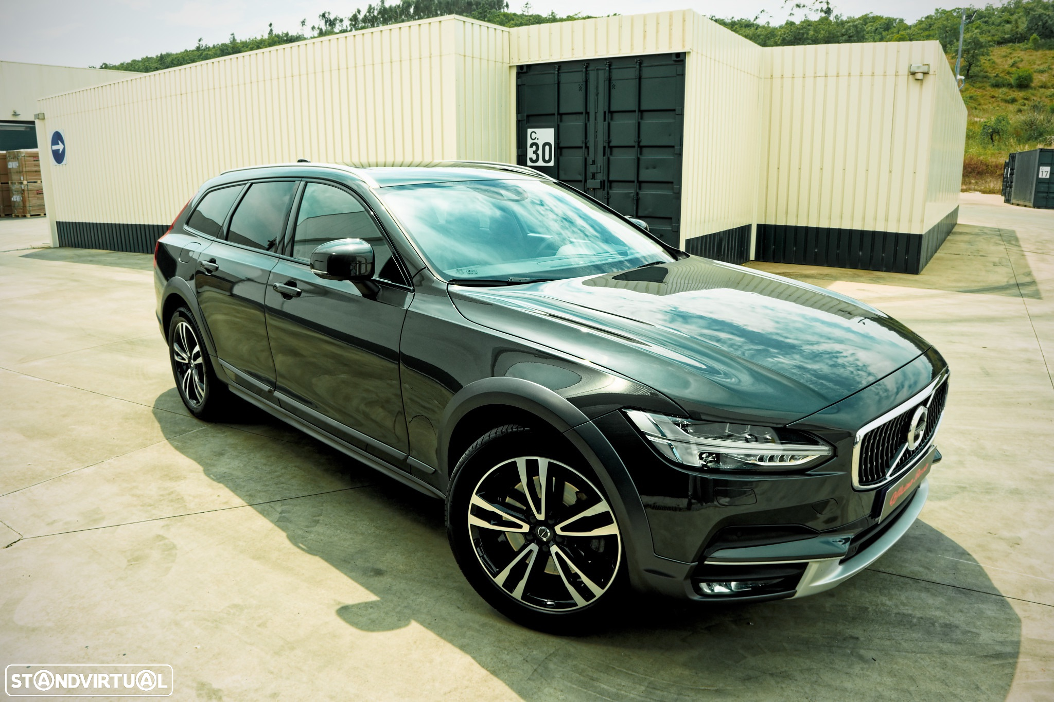 Volvo V90 Cross Country 2.0 D5 Pro AWD Geartronic - 16