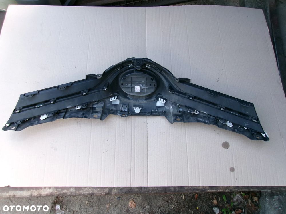 ATRAPA GRILL TOYOTA YARIS III  14-17  040 - 3