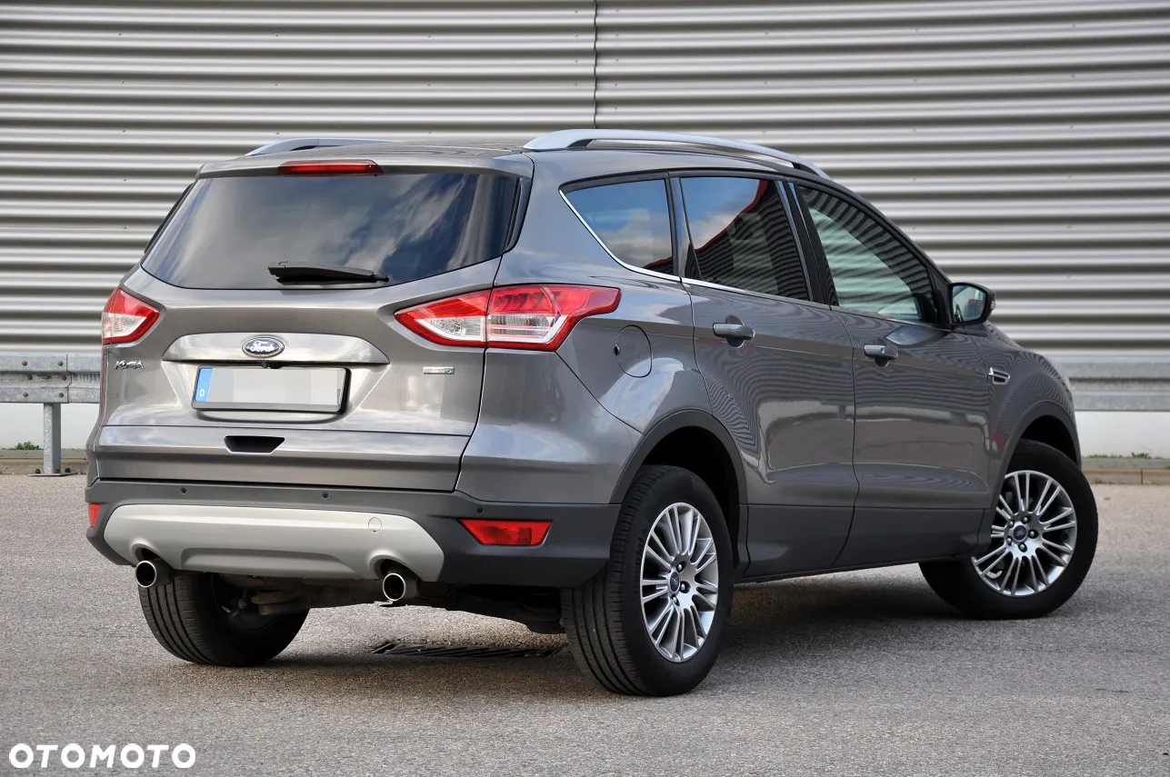 Ford Kuga 1.6 EcoBoost 2x4 Titanium - 6