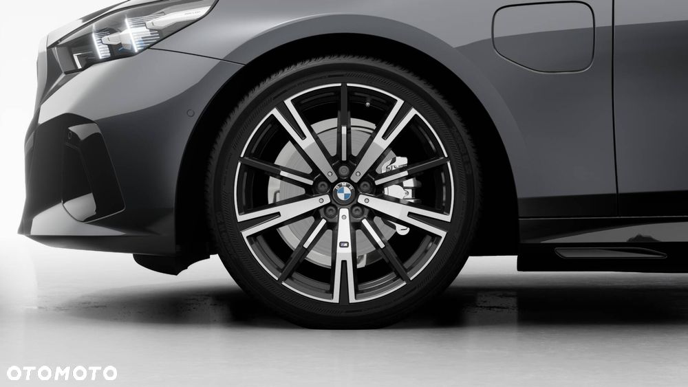 BMW Seria 5 530e xDrive PHEV - 8