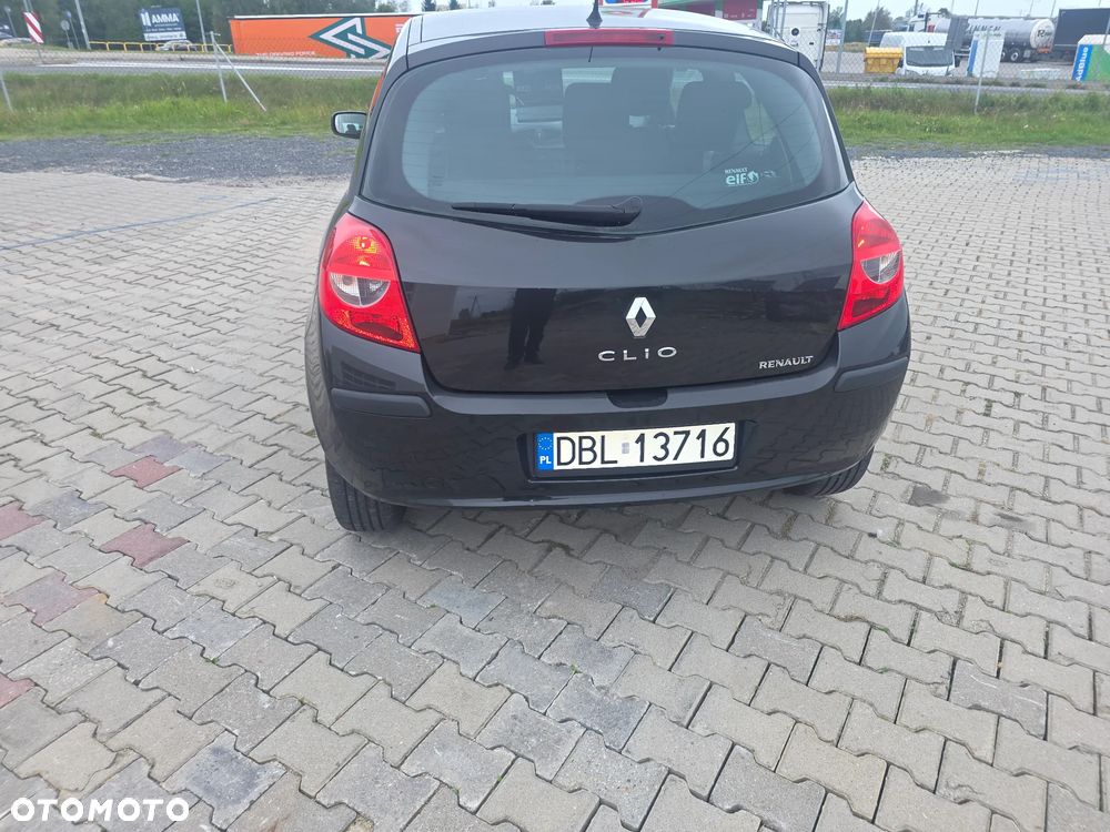Renault Clio 1.2 16V Authentique - 9