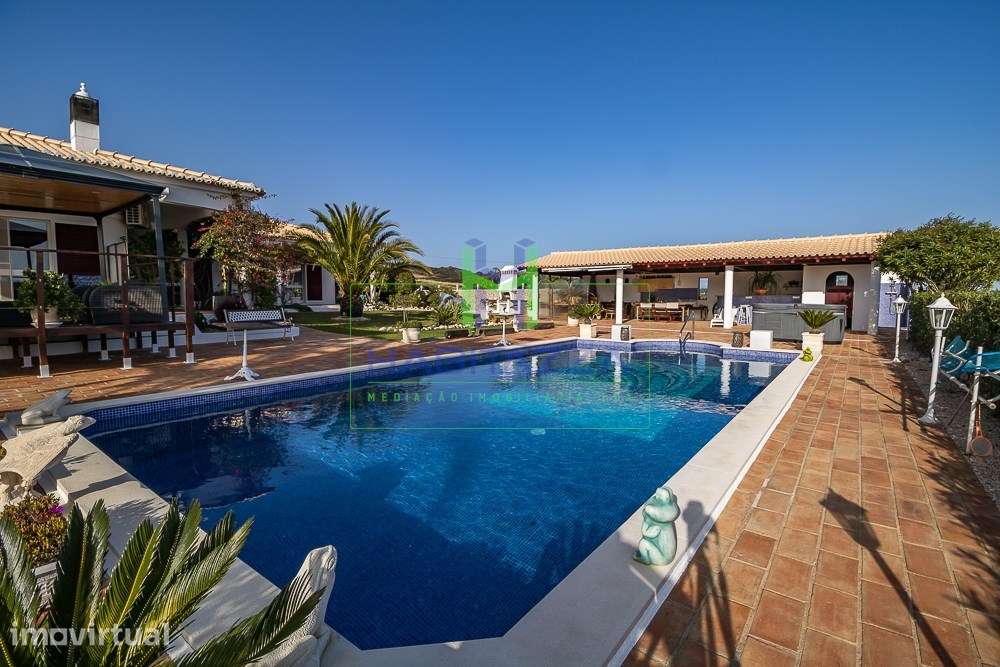 Fantástica Moradia Térrea T3+1, com piscina, grande jardim, e garagem, - Grande imagem: 2/60