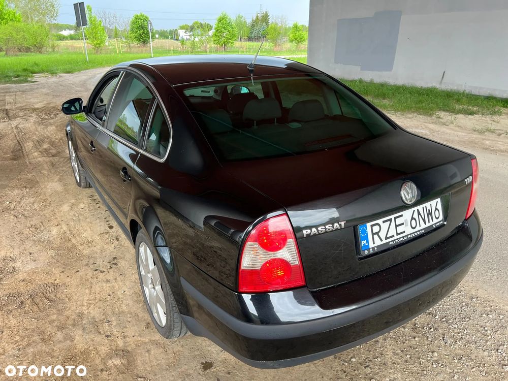 Volkswagen Passat 1.9 TDI Highline - 5