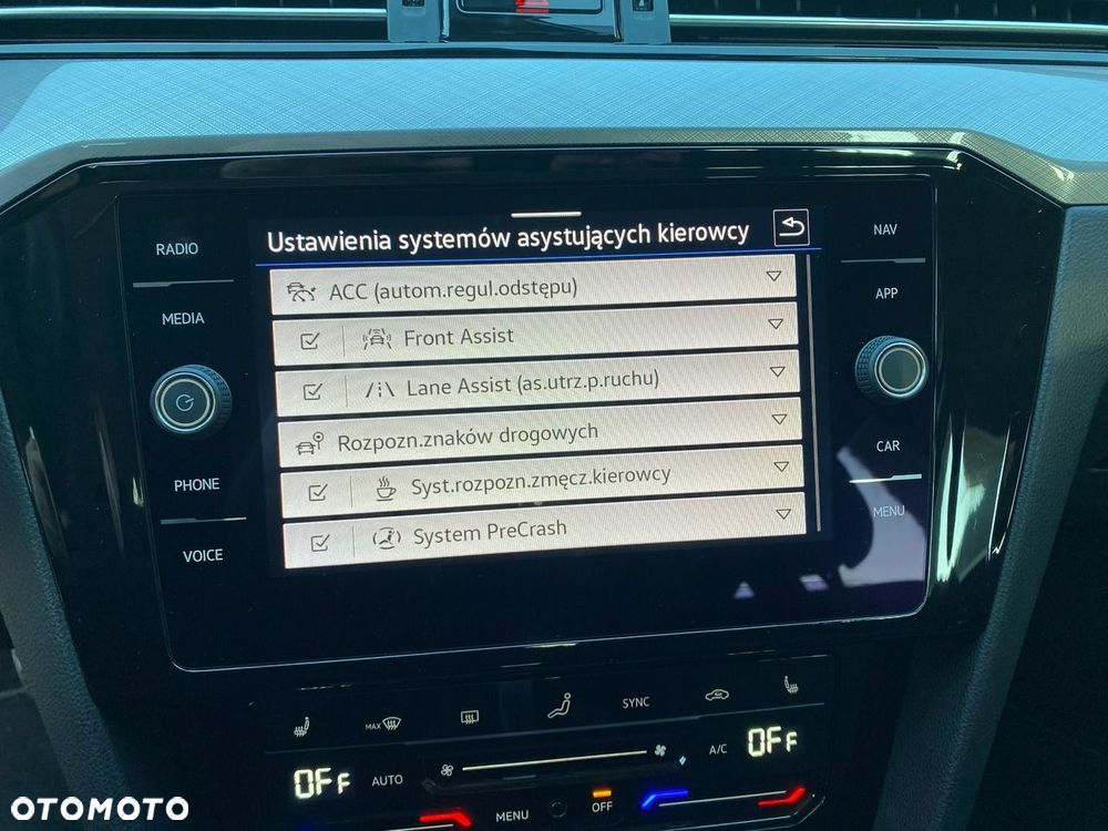 Volkswagen Passat - 24