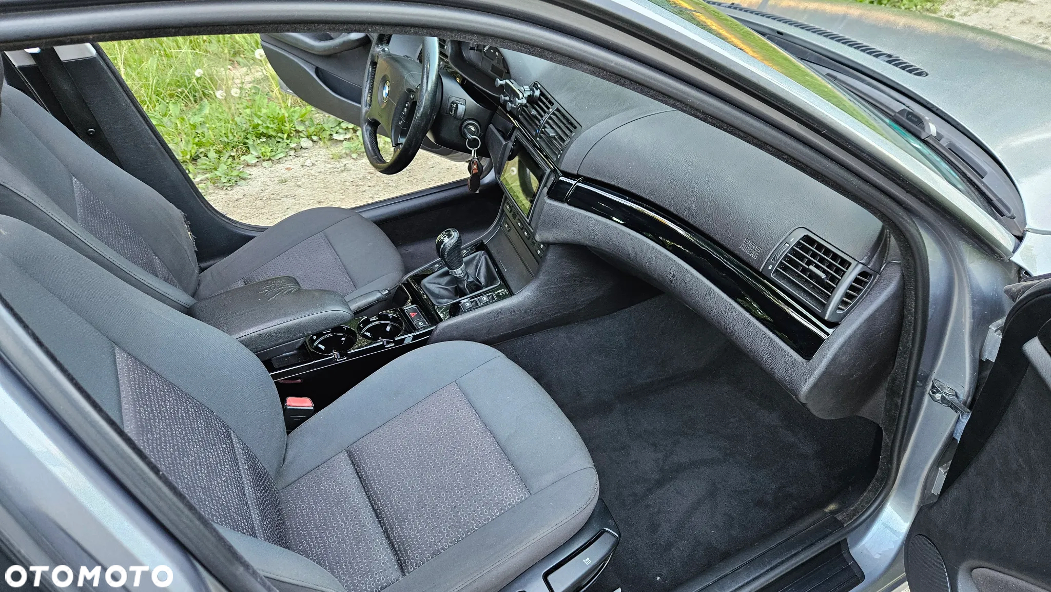 BMW Seria 3 318d Touring - 11