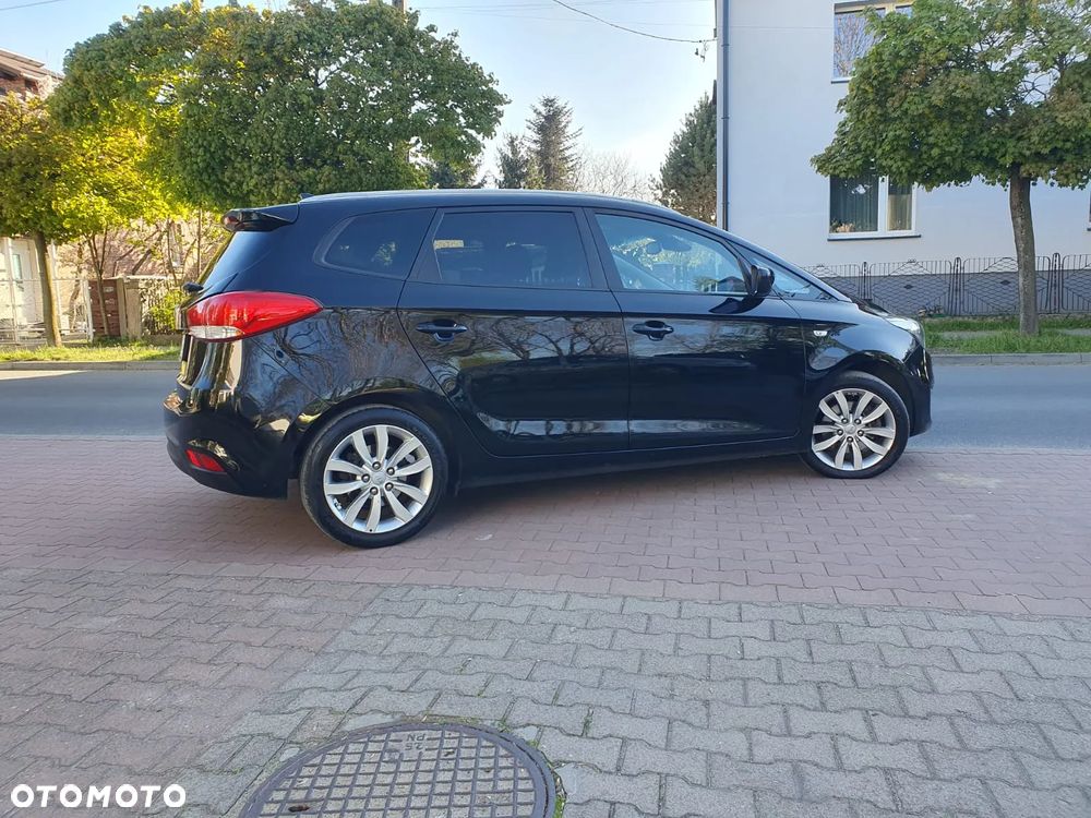 Kia Carens 1.6 GDI Attract - 32